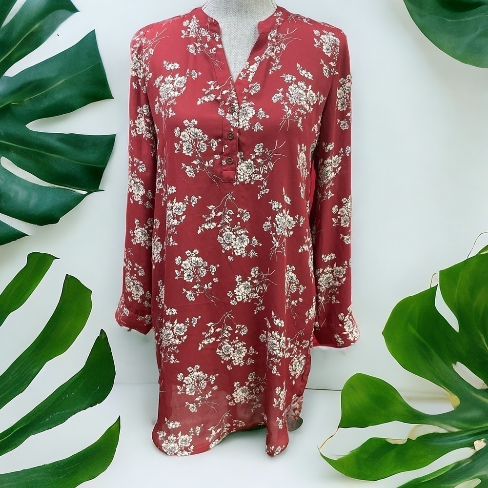 Forever 21 Tops Womens
Small Long Sleeve Floral Roll
Tab Casual Blouse